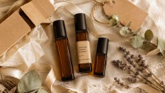 Idei de ambalare pentru sticle roll-on: simplu, elegant, artizanal