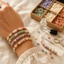 Kit bratari cu margele heishi din lut polimeric Kit bratari cu margele heishi din lut polimeric