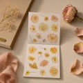Carte cu stickere Blossom Season Warm Sun and Flowers – flori calde, PET si washi, aprox. 120 bucati Carte cu stickere Blossom Season Warm Sun and Flowers – flori calde, PET si washi, aprox. 120 bucati