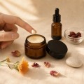 Borcan din sticla ambra 30 ml cu capac negru si disc de protectie